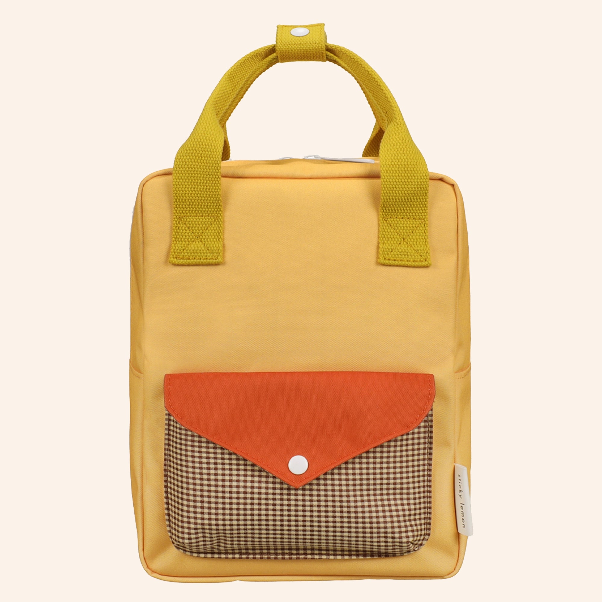 Kleine Sticky Lemon kinderrugzak in geel met envelope voorvak en oranje en bruine details