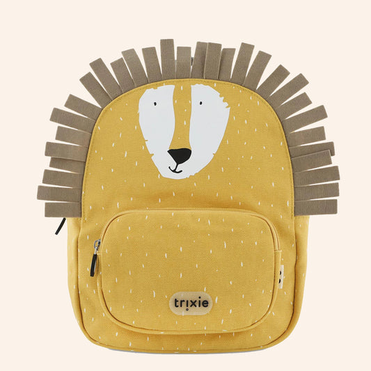 Gele rugzak van Trixie in de vorm van een leeuw - ook wel Mr Lion genoemd.